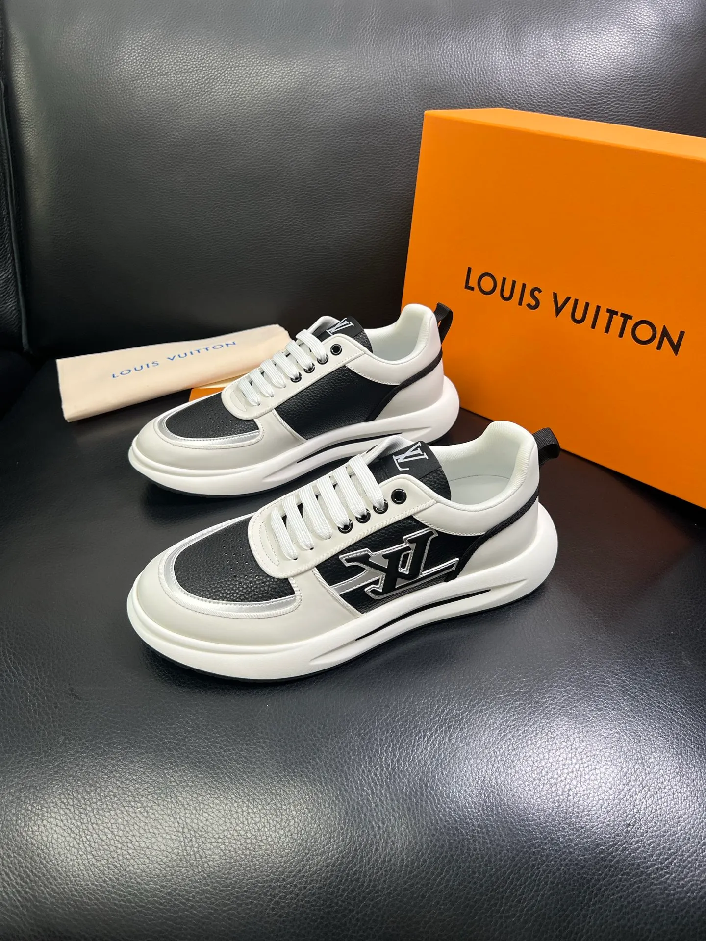 Men's shoes💰800 Lv 🔍Top purchasing agent🇮🇹 Louis Vuitton, the sports sneaker counter is synchronized, the uppers are imported from Italy, high-quality splicing colorful and complex crafts, the imported mesh padding is soft and comfortable, soles: original soles specially provided by the original factory, T men's men's shoes 💰U exclusive movable molded soles are super comfortable, original factory and single goods, 🔍🔍high quality, you can enter and exit the counter at will, welcome to compare, code number 38-44 (customized 45) 85871